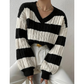 👚Damowy sweter w paski z dekoltem w serek